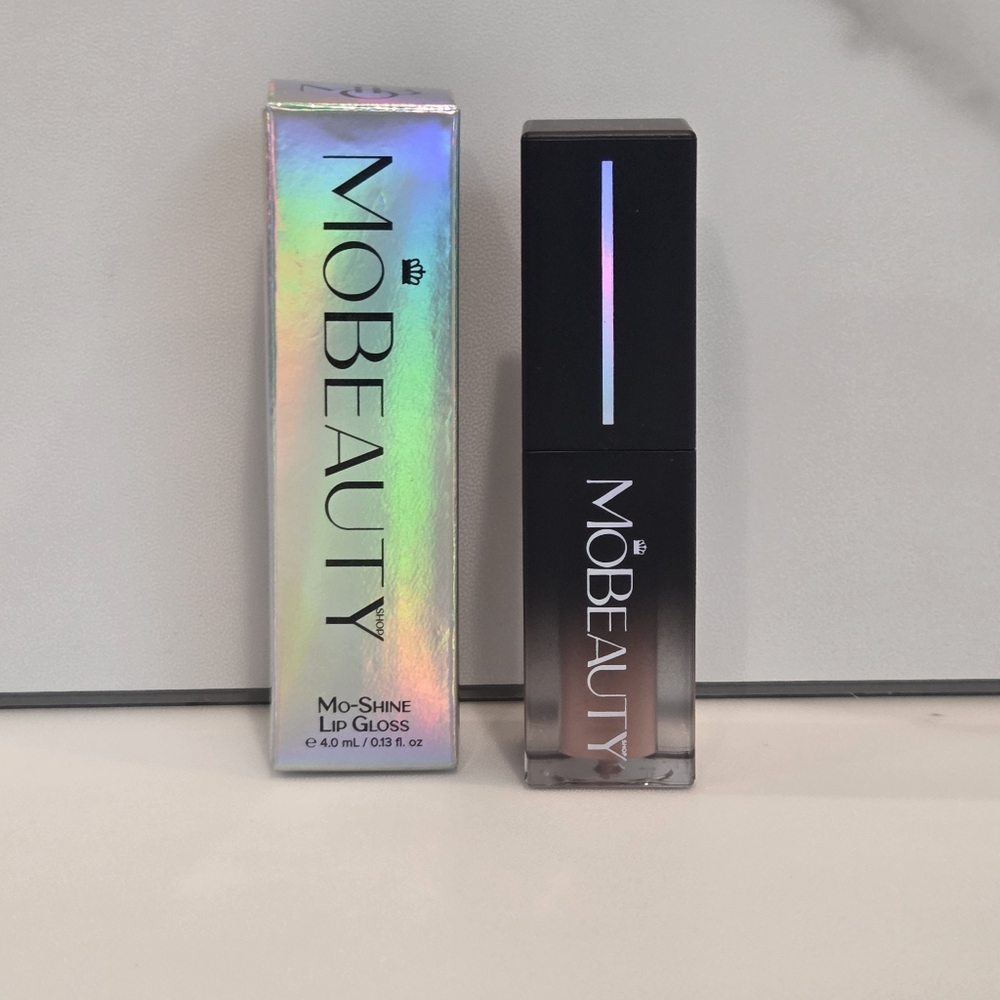 MO BEAUTY Mo Shine Lip Gloss In Patricia's Sister (Peachy Pink) - NEW IN BOX